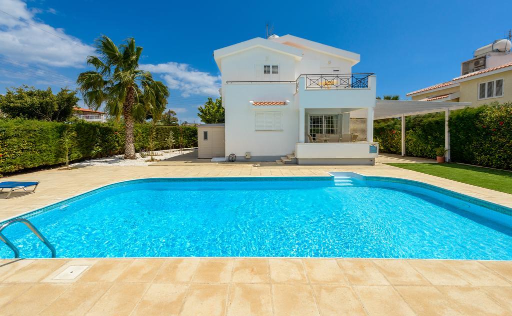 Merab Center Villas Ajía Nápa Szoba fotó