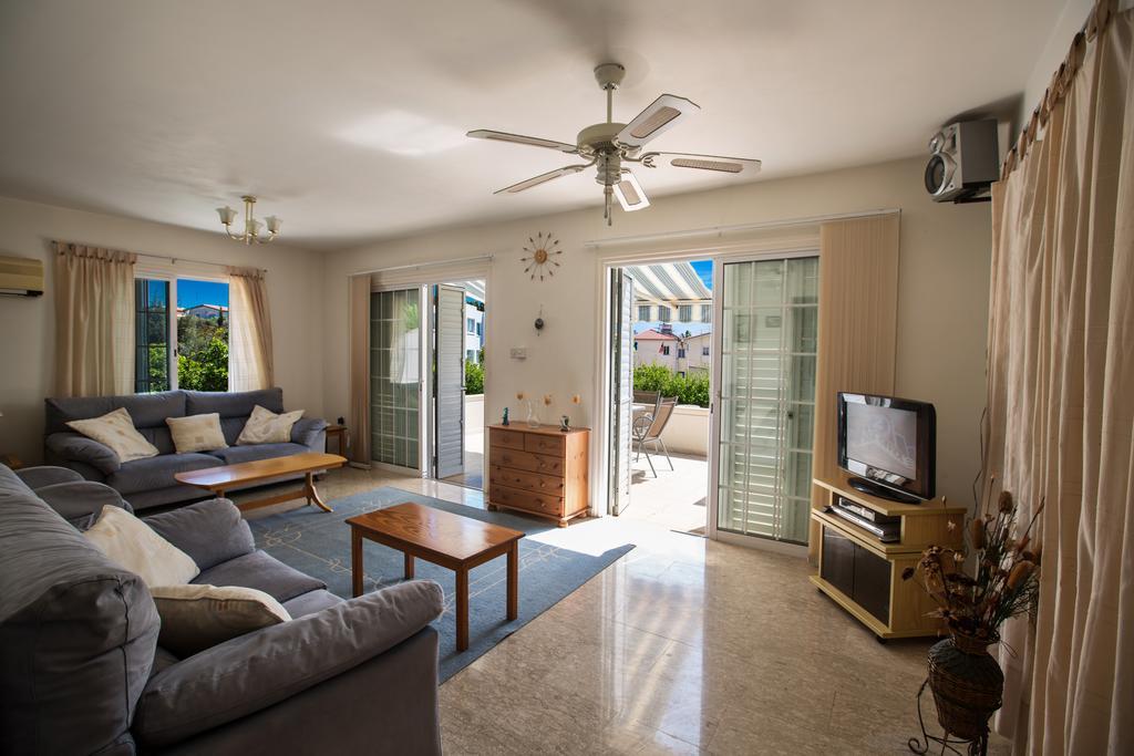 Merab Center Villas Ajía Nápa Kültér fotó