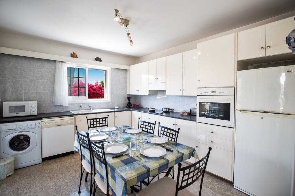 Merab Center Villas Ajía Nápa Kültér fotó