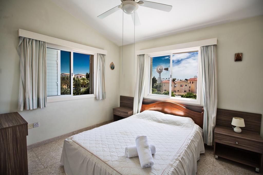 Merab Center Villas Ajía Nápa Kültér fotó
